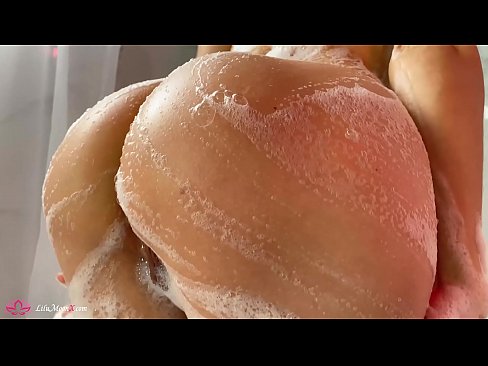 ❤️ Bruneta masturbuje kundu vibrátorem až k intenzivnímu orgasmu ve sprše ❤️❌ Super sex u nás