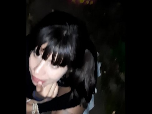 ❤️ Na ulici zduřelý penis výměnou za bonbóny ❤️❌ Super sex u nás