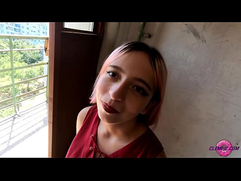 ❤️ Studentka smyslně kouří cizince ve vnitrozemí - sperma na tváři ❤️❌ Super sex u nás